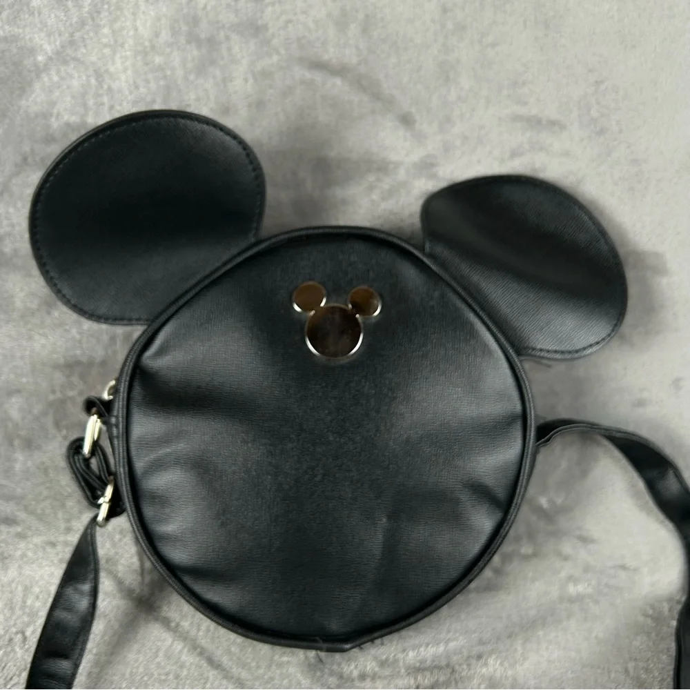 Disney Bioworld Mickey Mouse Black Canteen Purse‎ Handbag Crossbody Shoulder Bag